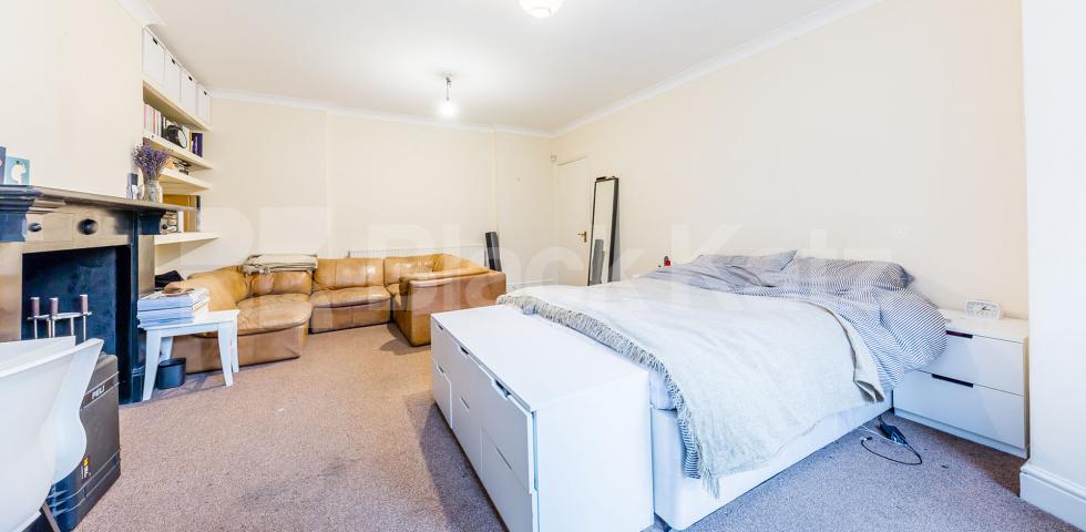 			GARDEN FLAT!, 2 Bedroom, 1 bath, 1 reception Flat			 Hillmarton Road, CALEDONIAN ROAD 